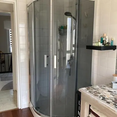 度假居 3-bedroom House With Garden, Near Center *