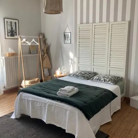 Feriehus 3-bedroom House With Garden, Near Center *