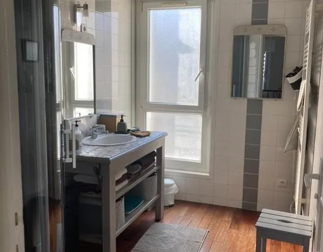 3-bedroom House With Garden, Near Center Сasa de vacaciones *